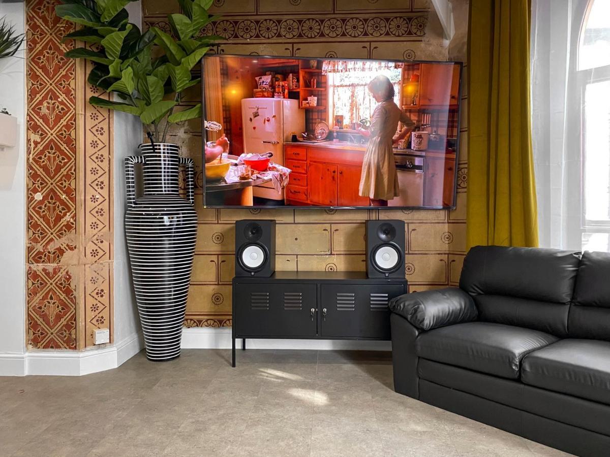 Rare 1-Bed Church Converted Apartment In London Exterior photo
