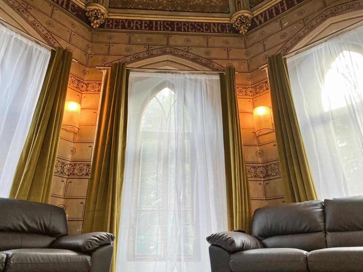 Rare 1-Bed Church Converted Apartment In London Exterior photo