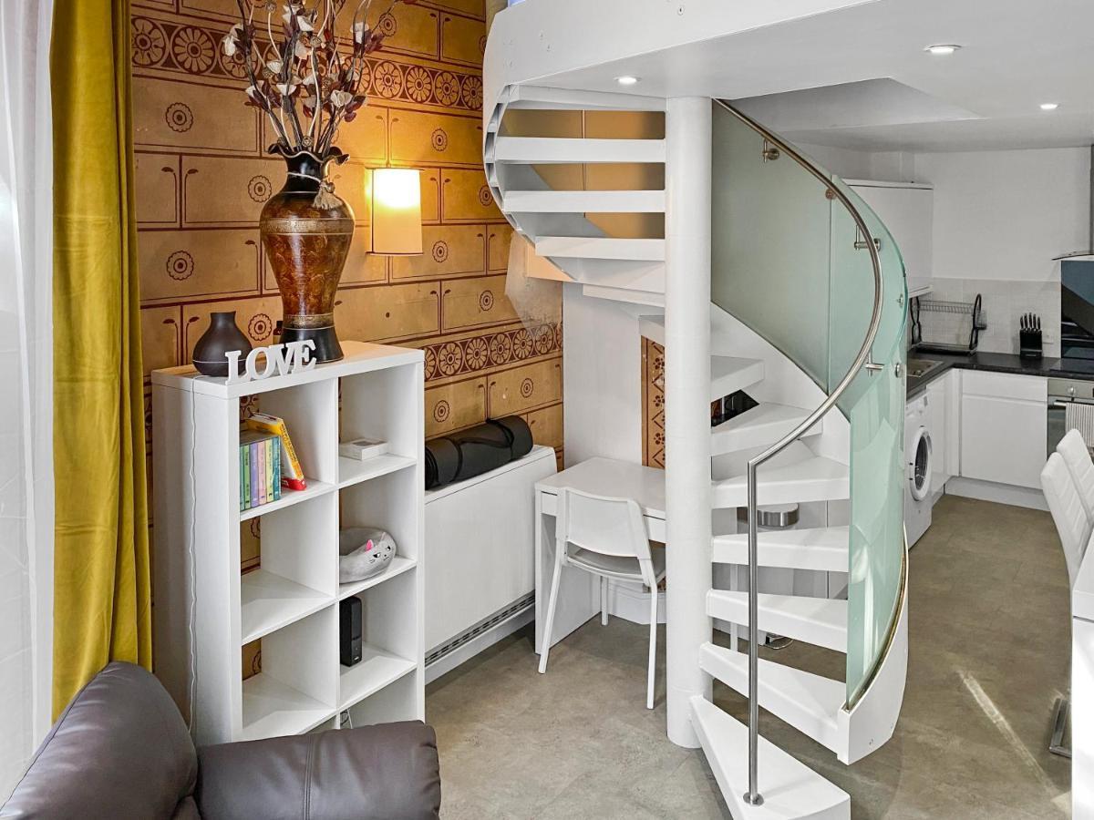 Rare 1-Bed Church Converted Apartment In London Exterior photo